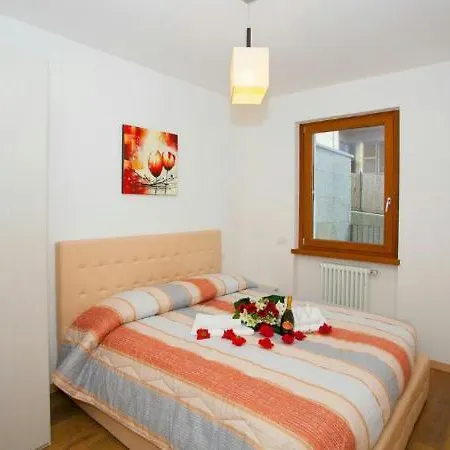 Apartment Sleeps 8 *